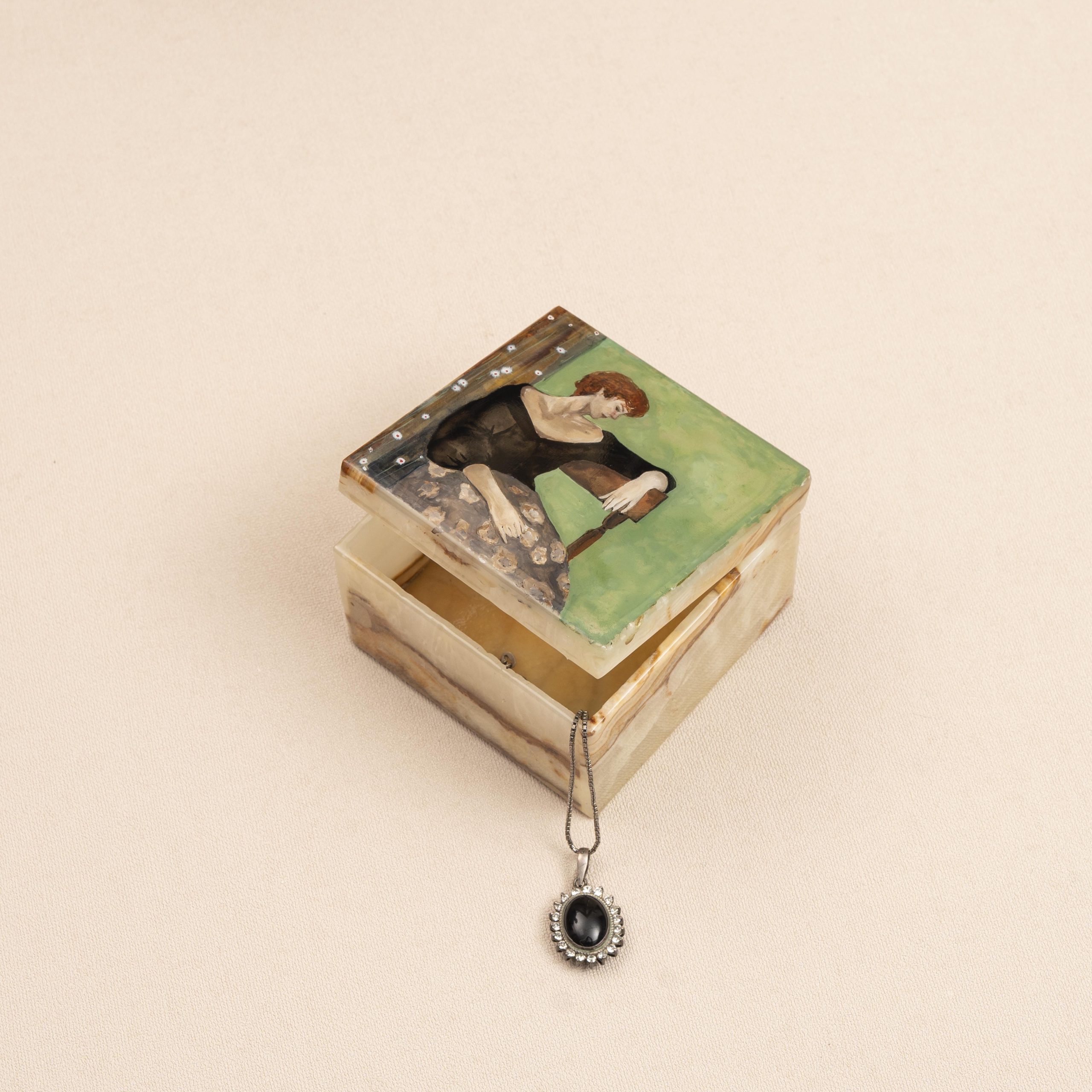 جعبه رِئال 1 M077